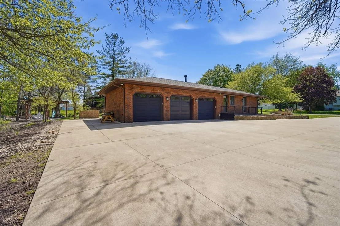 Photo of 19316 Nottingham Drive