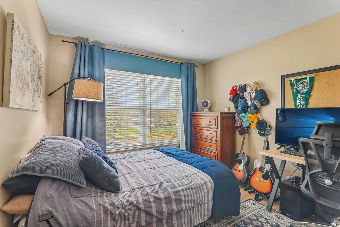 Photo of 806 Meadowridge Drive