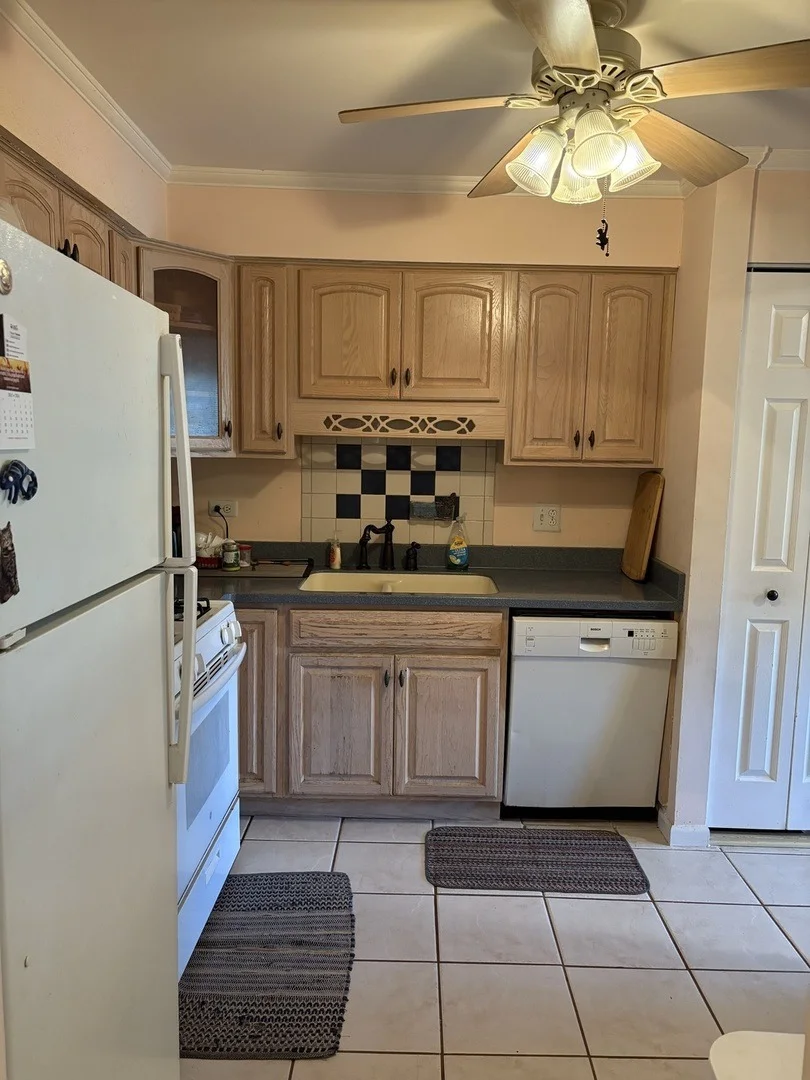 Photo of Unit 412A at 7211 WOLF Road