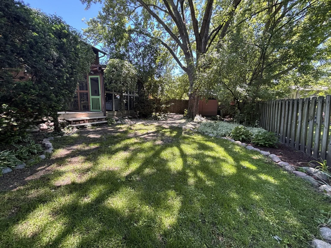 Photo of 1102 N Pepper Tree Drive