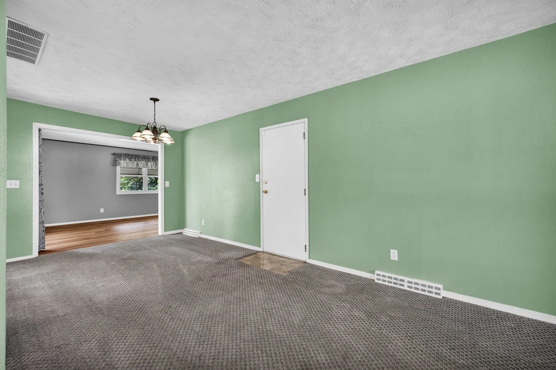 Photo of 221 Ivanhoe Way