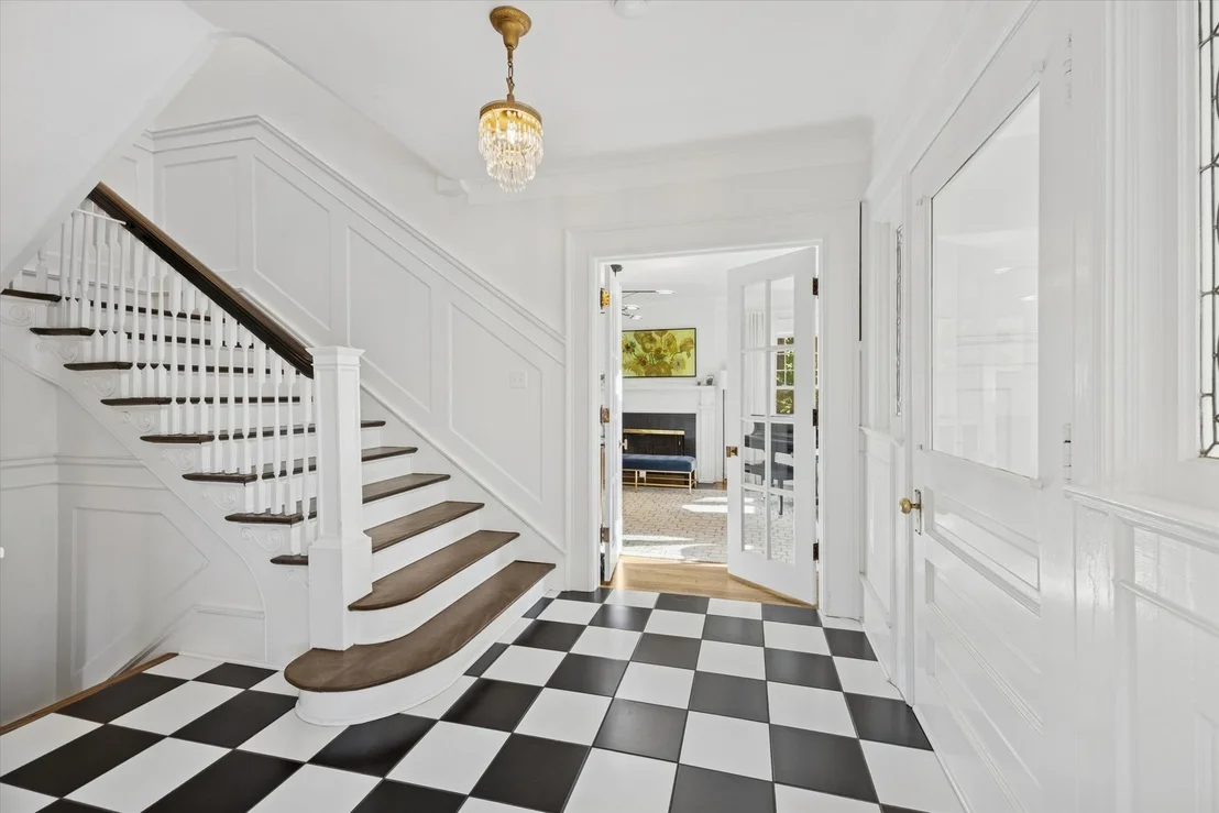 Photo of 176 Riverside Road