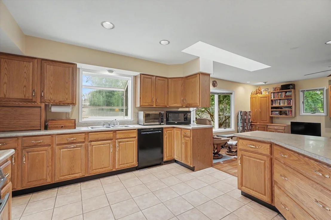 Photo of 204 E Willard Street