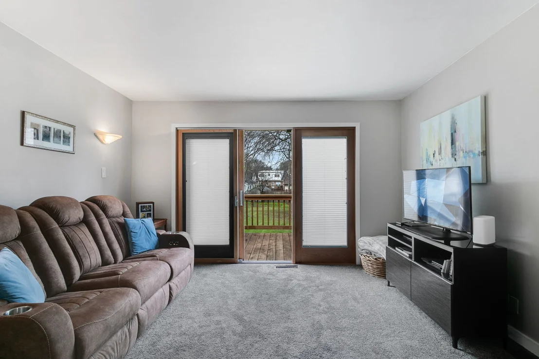 Photo of 446 Longcommon Road