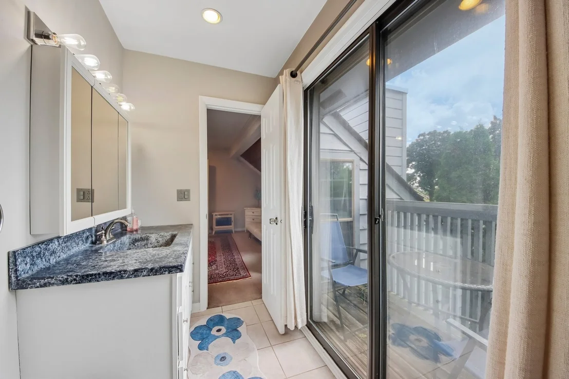 Photo of 736 Glen Way