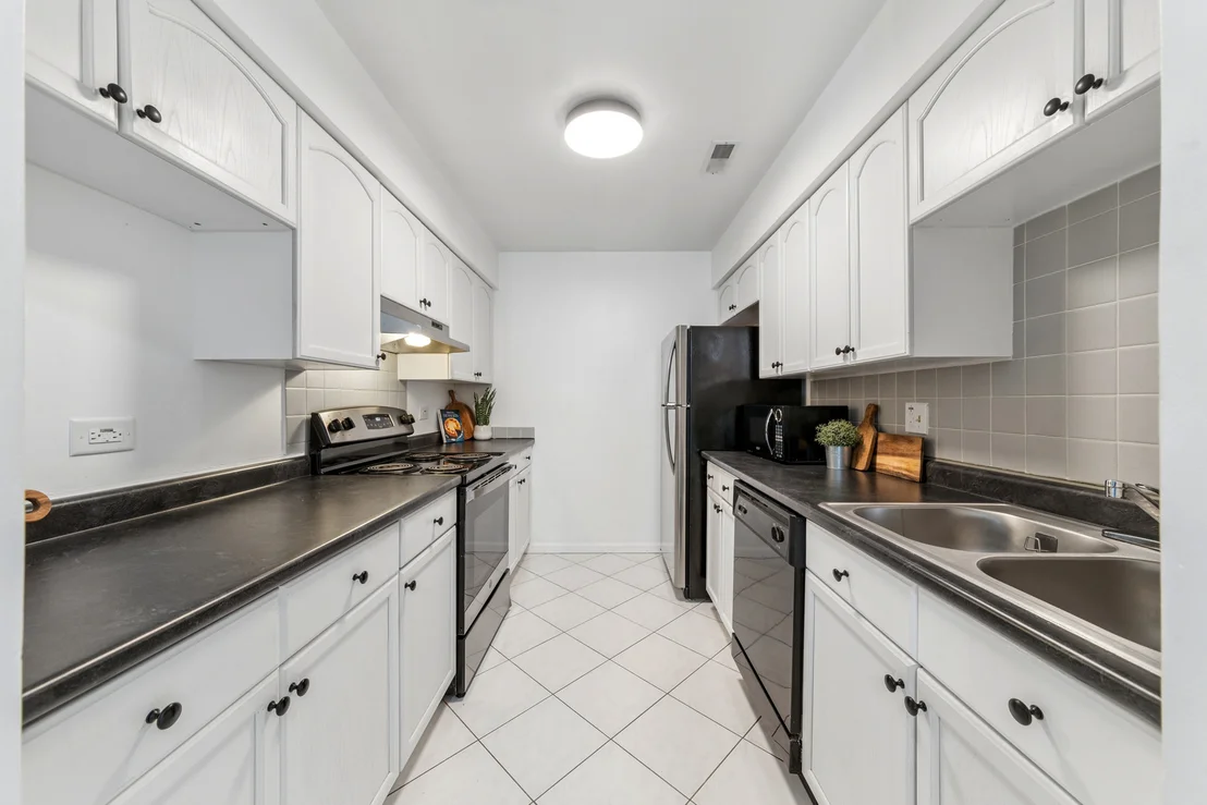 Photo of Unit L9 at 1424 Stonebridge Circle