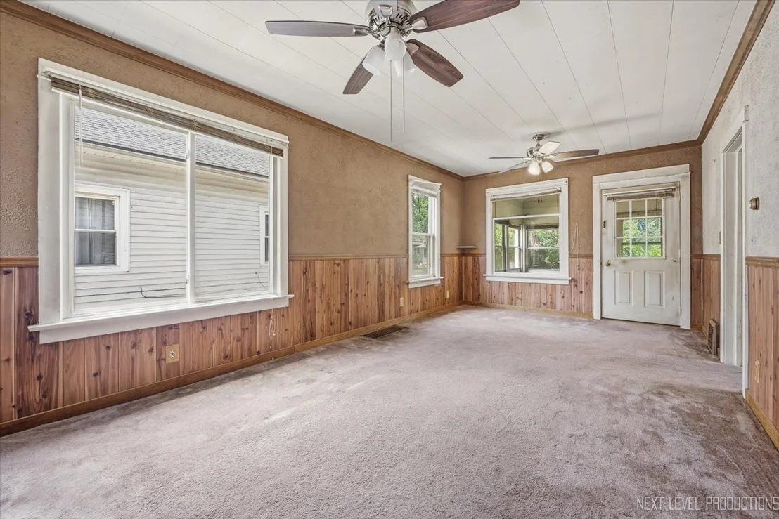 Photo of 1327 Superior Street