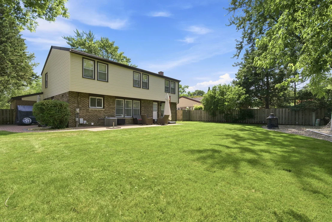Photo of 802 E HACKBERRY Drive