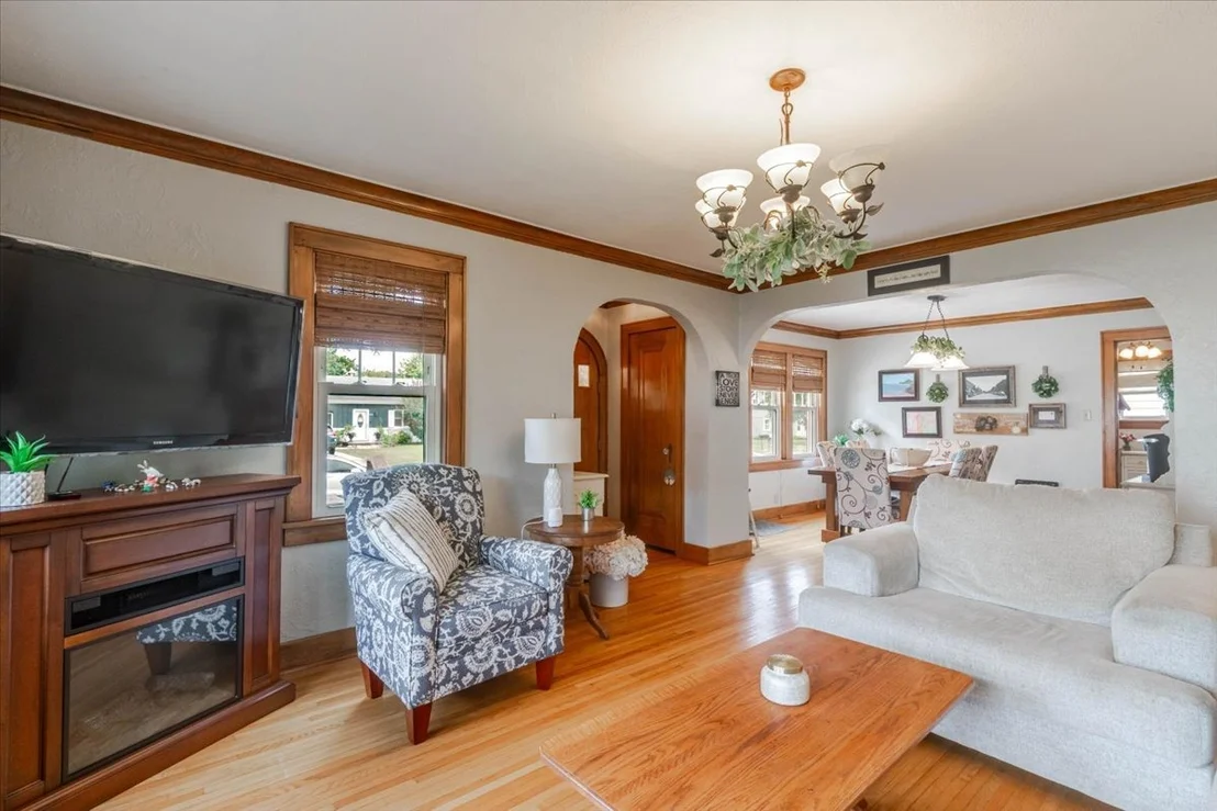 Photo of 111 LOREN Street