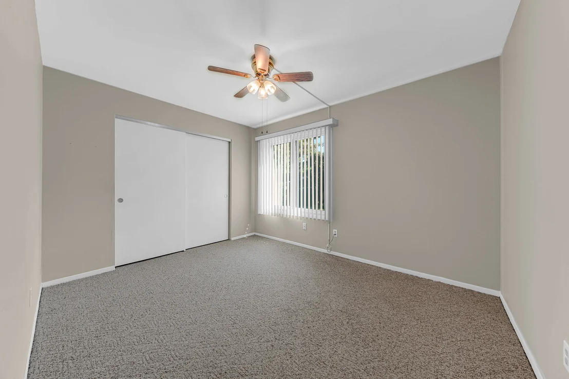 Photo of Unit D at 602 Devonshire Court
