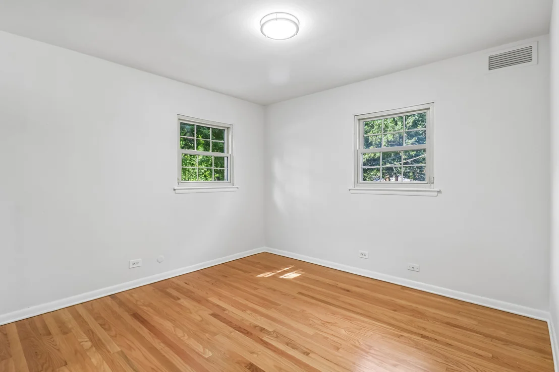 Photo of 1053 Laurel Lane