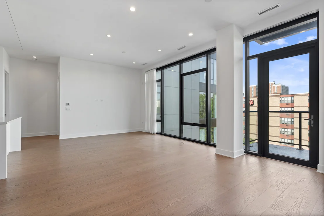 Photo of Unit 406 at 6 N Bishop Street