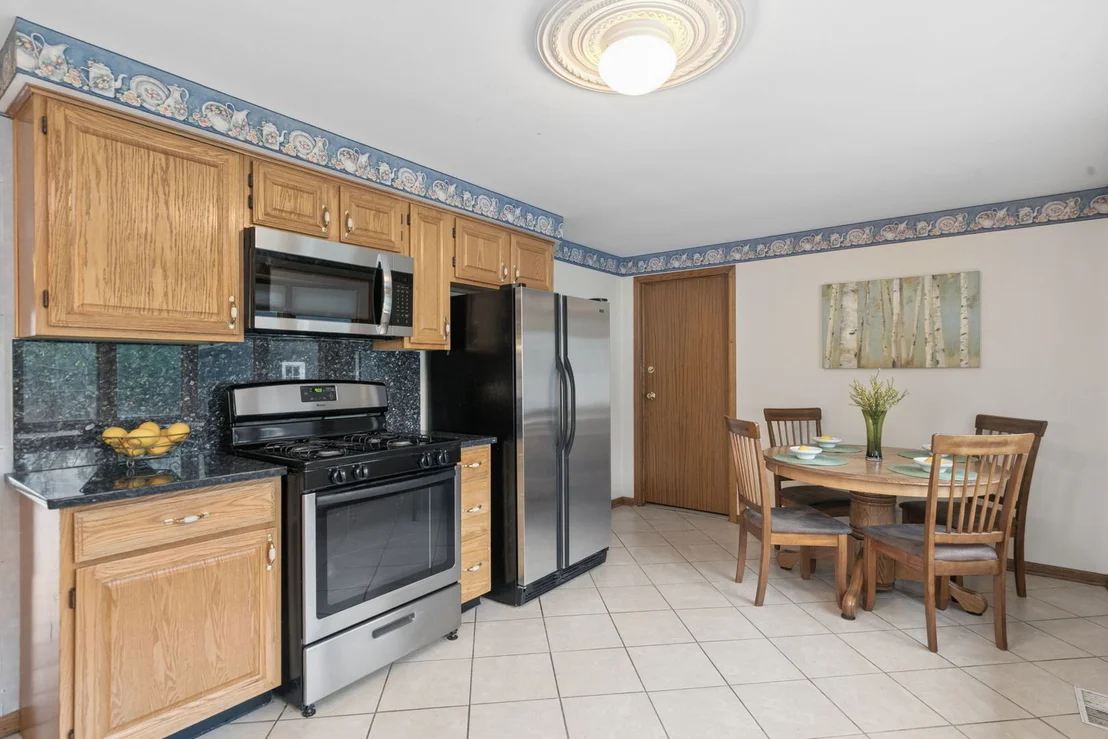 Photo of 927 Gregory Lane