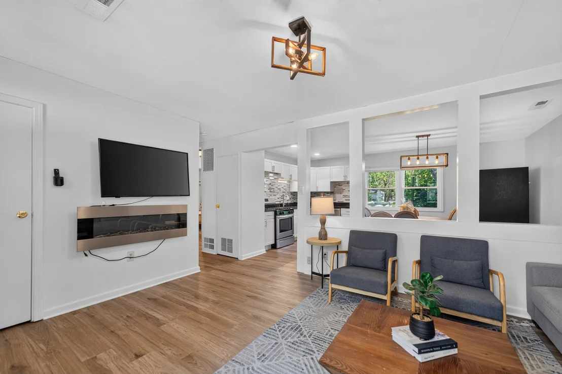 Photo of 103 Willow Road