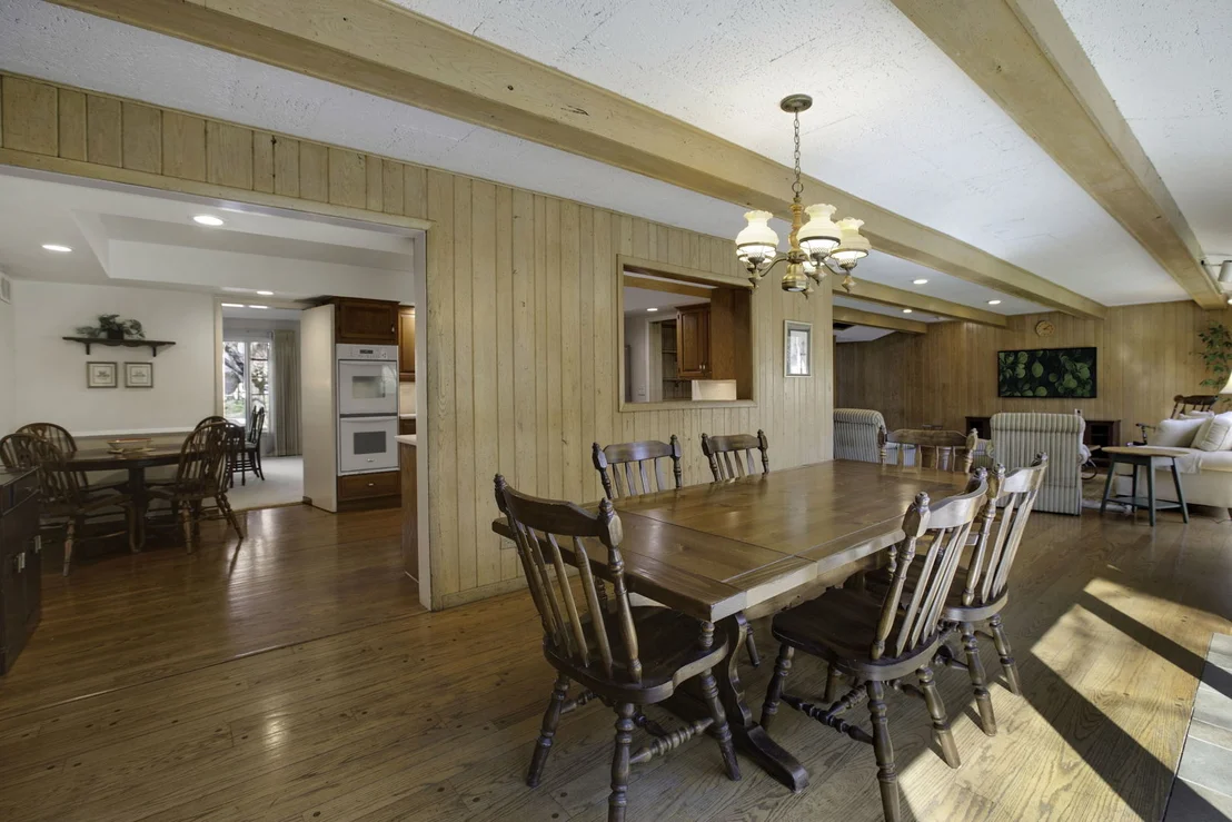 Photo of 835 Timberline Drive