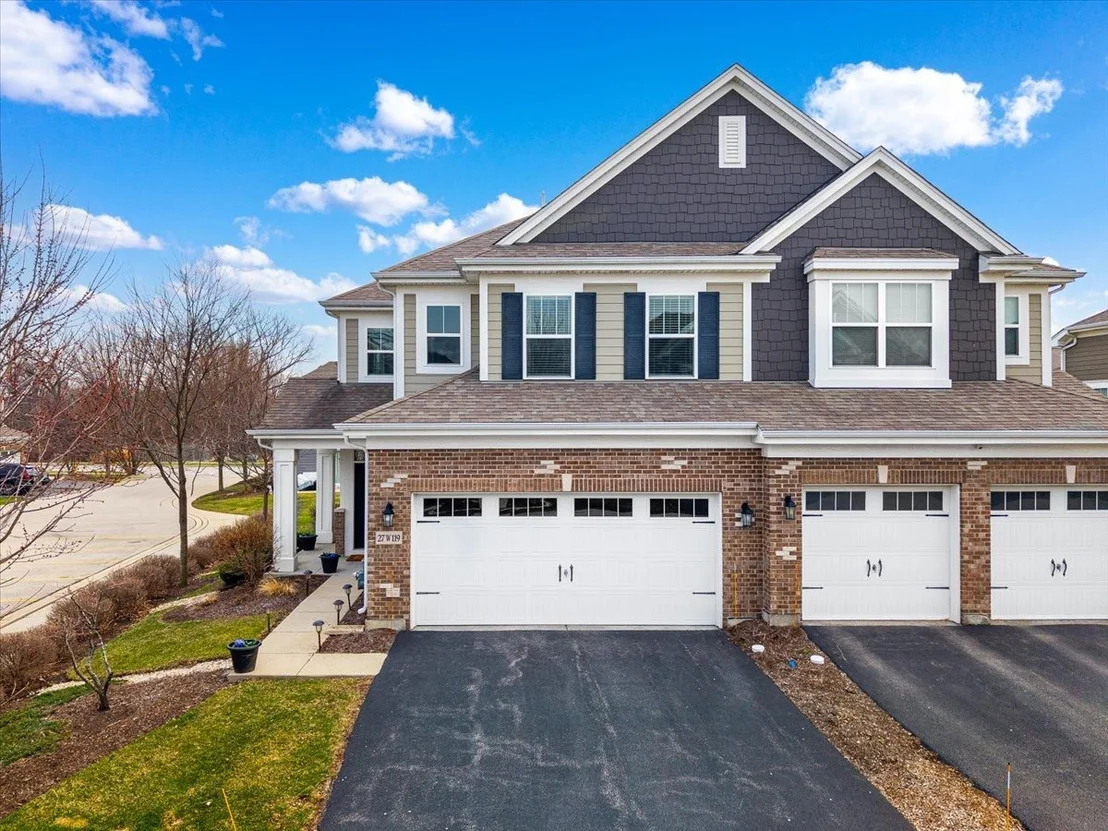 Photo of 27W119 Redbud Lane