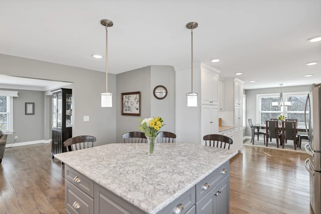Photo of 512 Bay Road