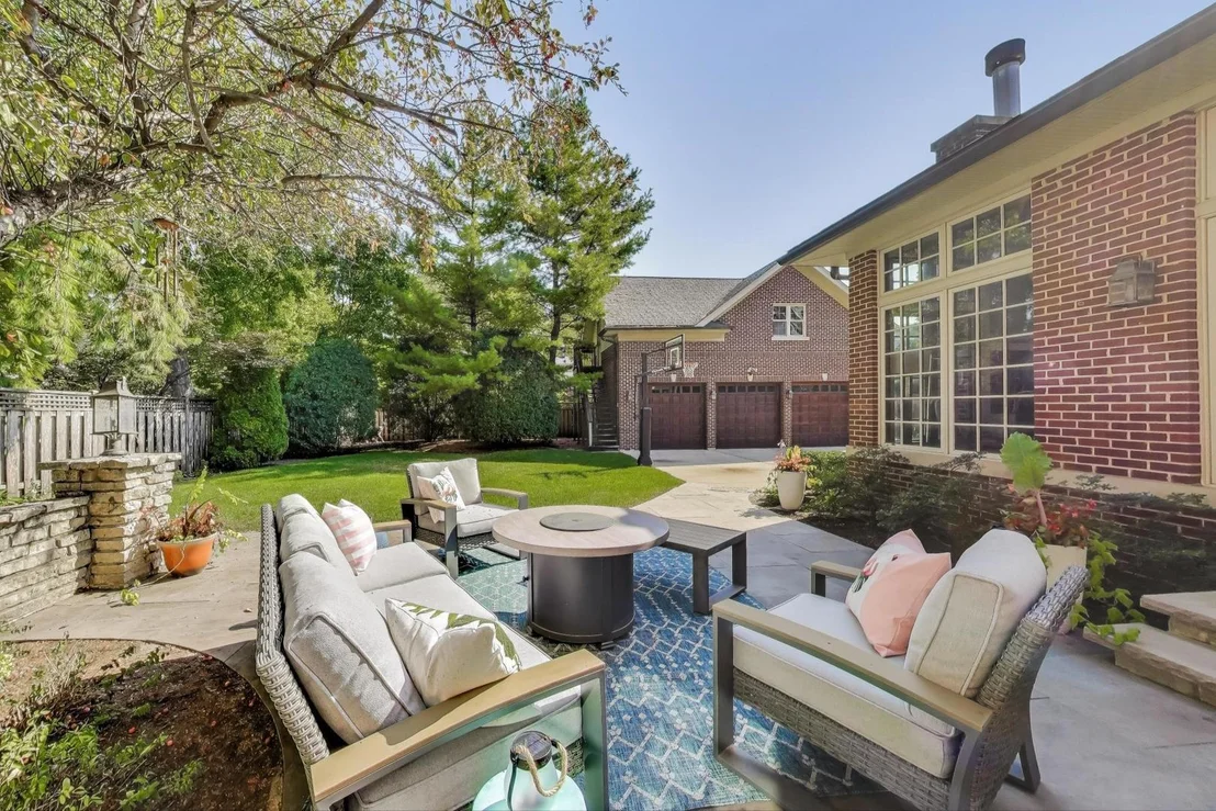 Photo of 547 JACKSON Avenue