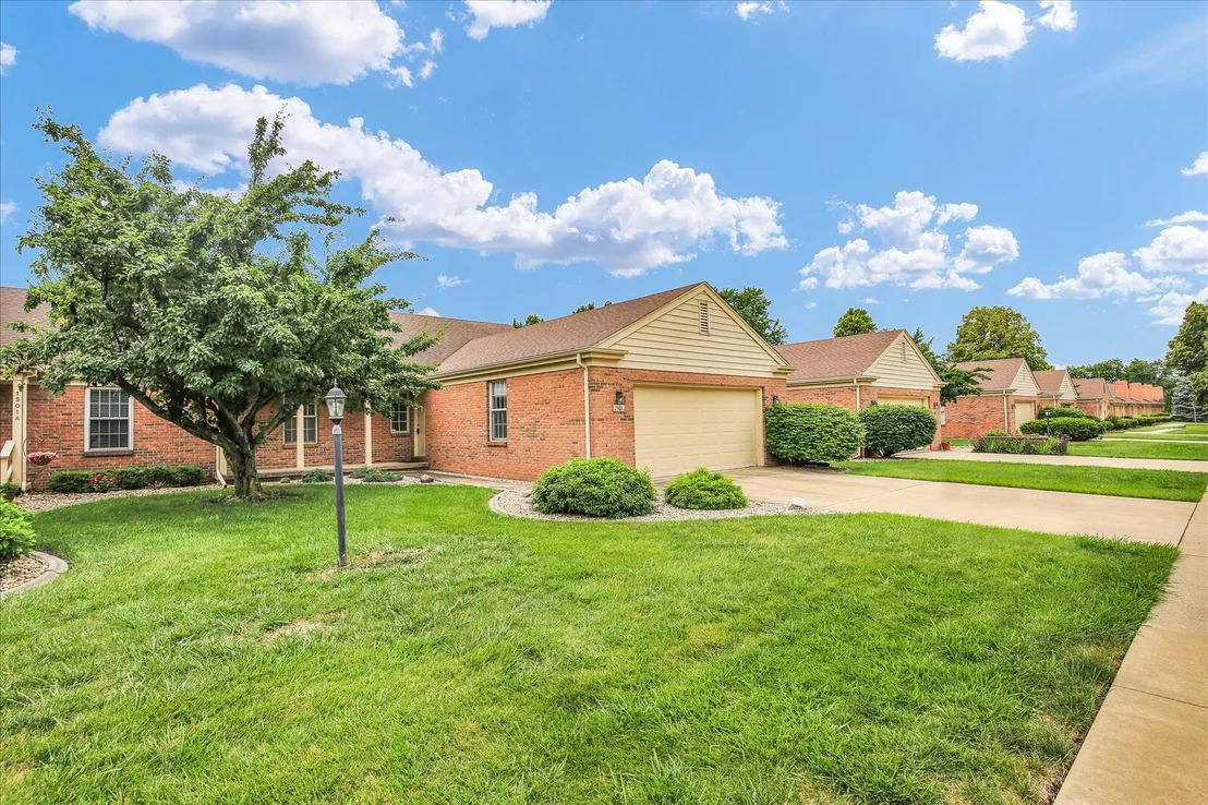 Photo of Unit B at 1501 Broadmoor Drive