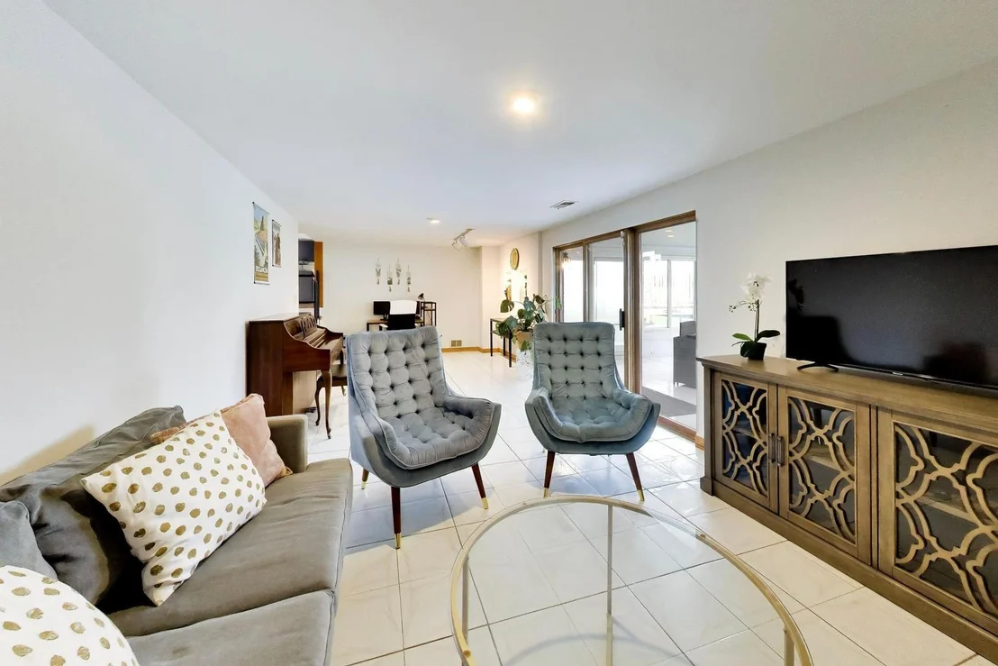 Photo of 801 E Golfview Drive