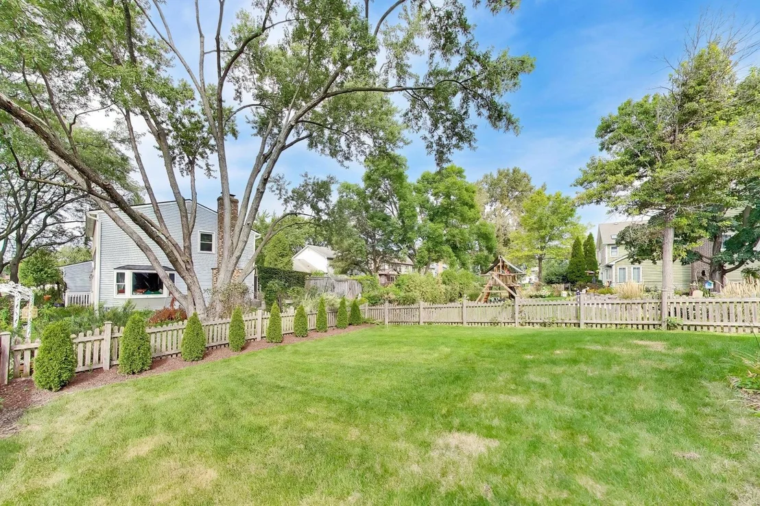 Photo of 925 Hidden Lake Road