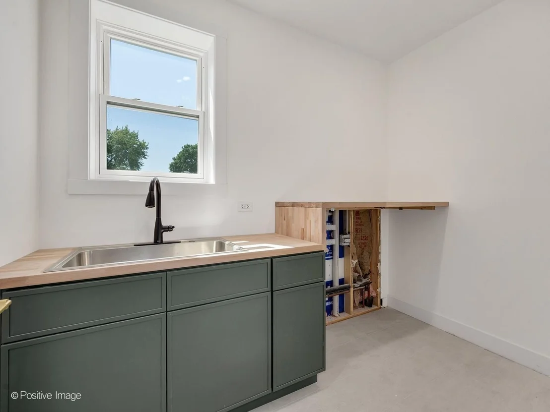 Photo of 751 Sunnyside Road