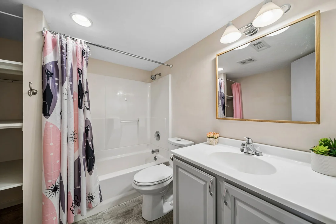 Photo of 2481 Chatham Road