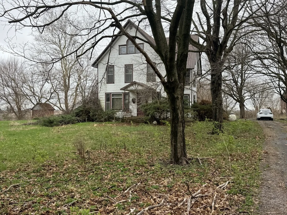 Photo of 656 N 6th Road