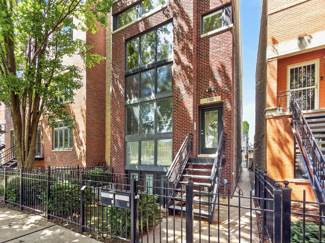 Photo of Unit 2 at 1320 W Grenshaw Street