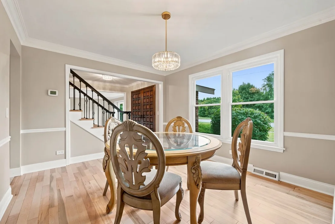 Photo of 1221 W Sable Drive