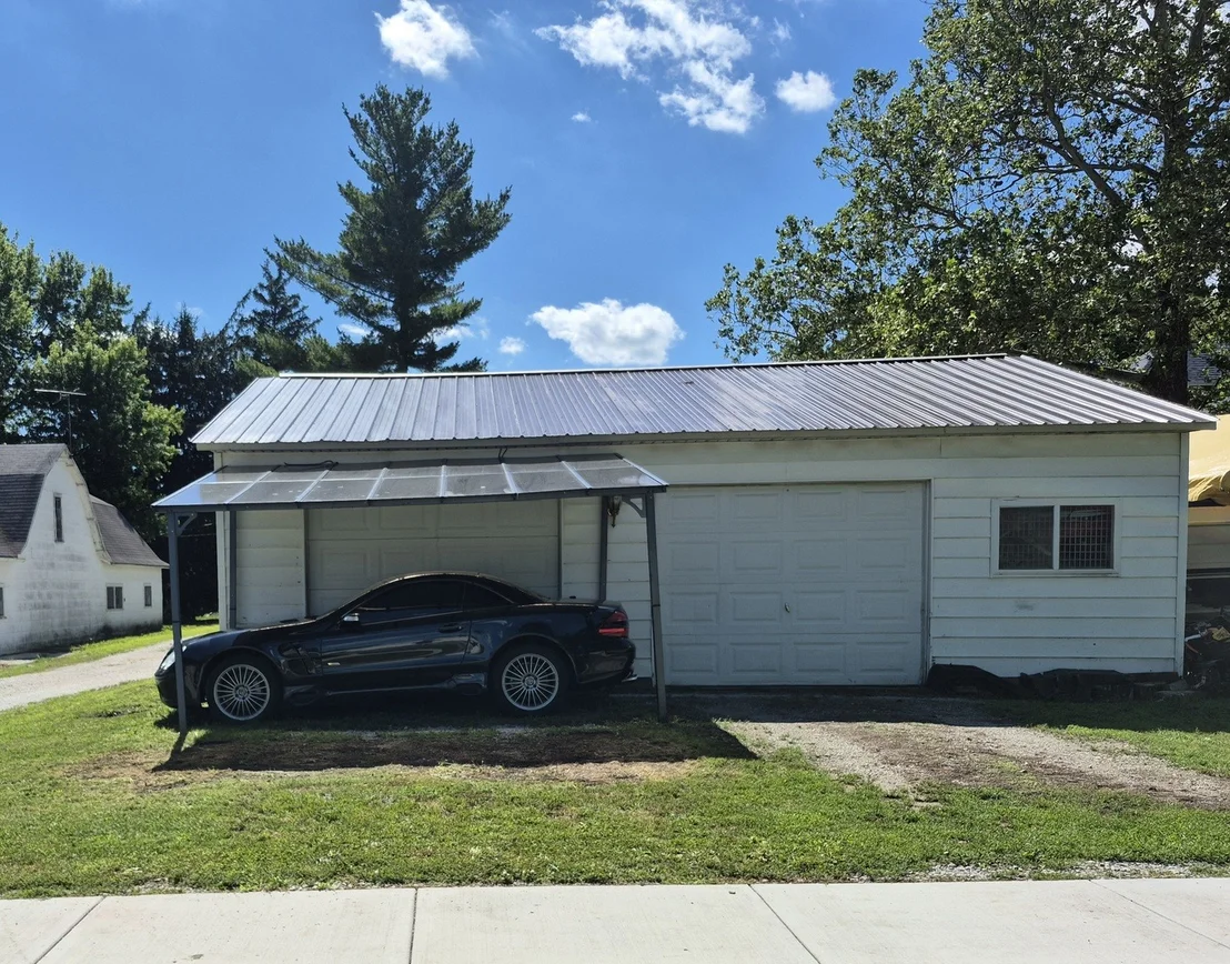 Photo of 222 N Maple Street N