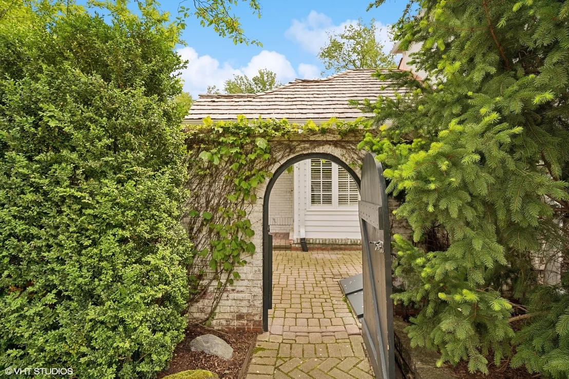 Photo of 844 Hibbard Road