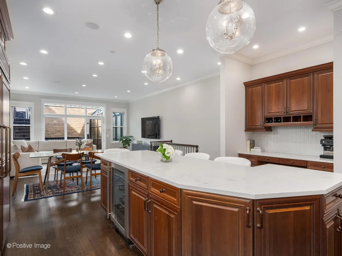 Photo of 1532 W Wolfram Street