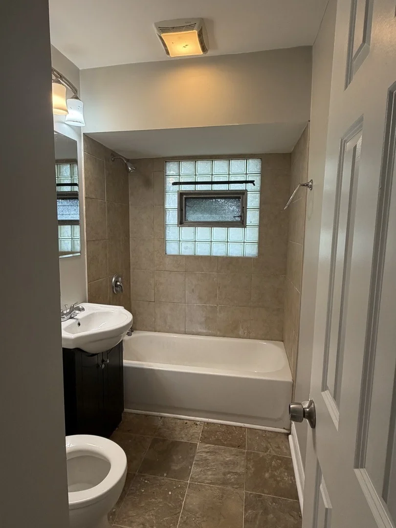 Photo of 3916 W 87th Street