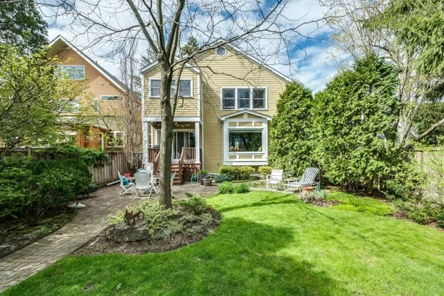 Photo of 2004 Isabella Street