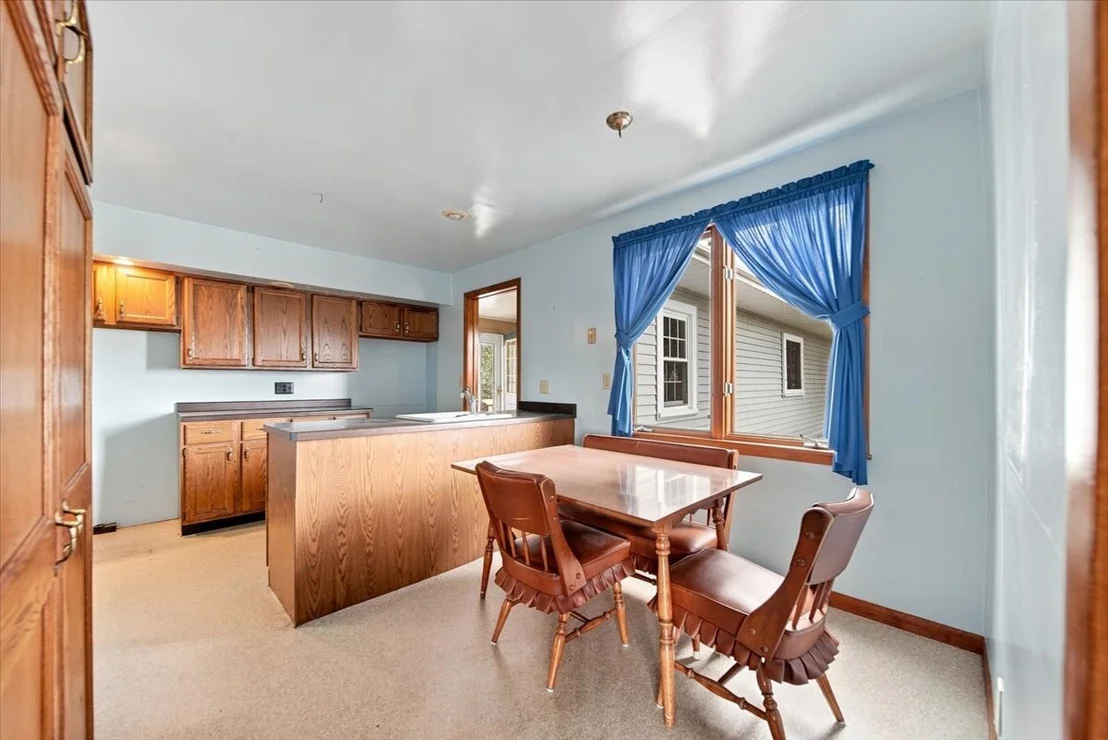 Photo of 9896 Lincoln Road