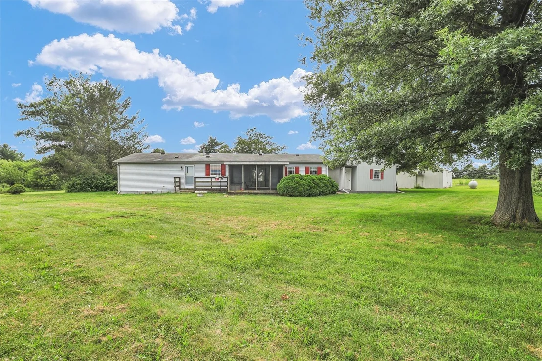 Photo of 425 County Road 1575 E