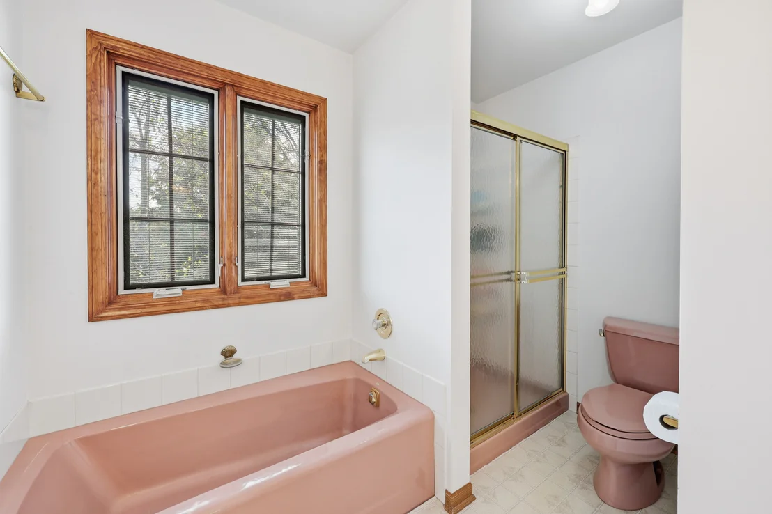Photo of 655 Crest Drive