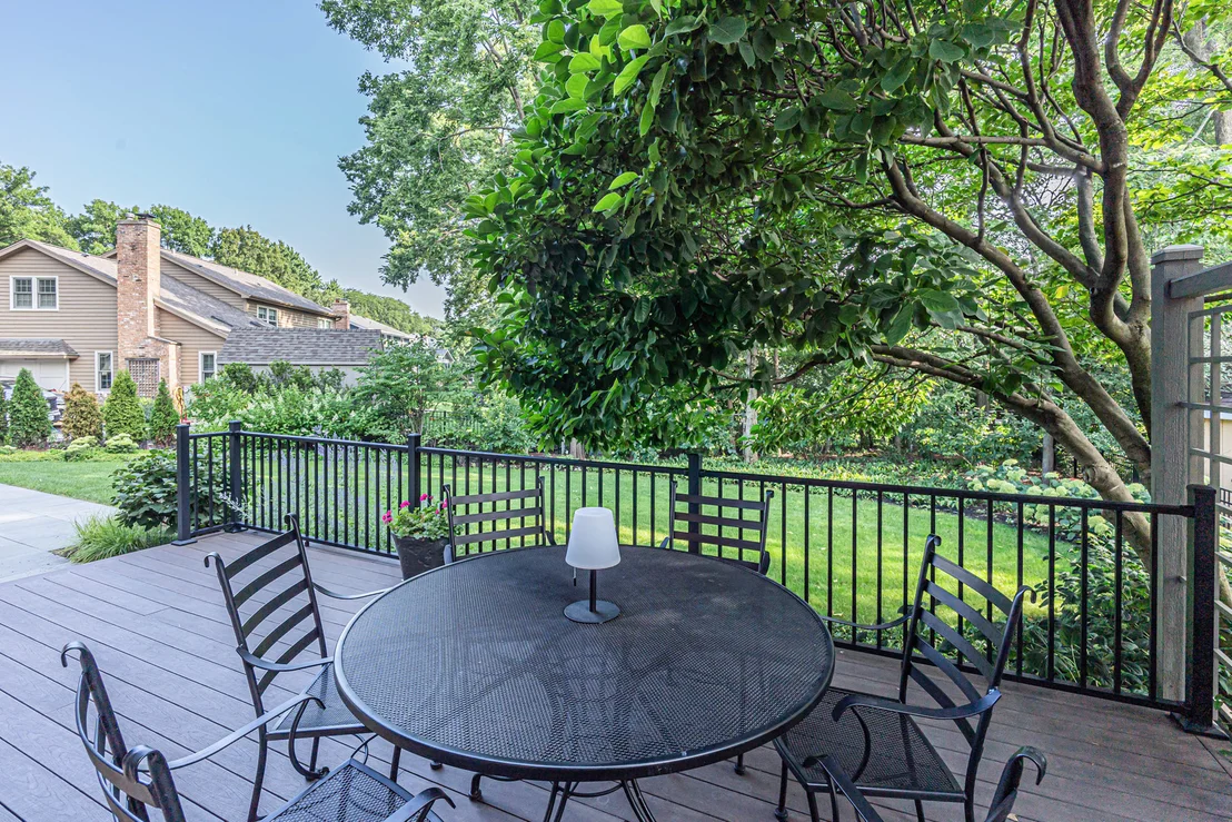Photo of 991 Huntleigh Drive