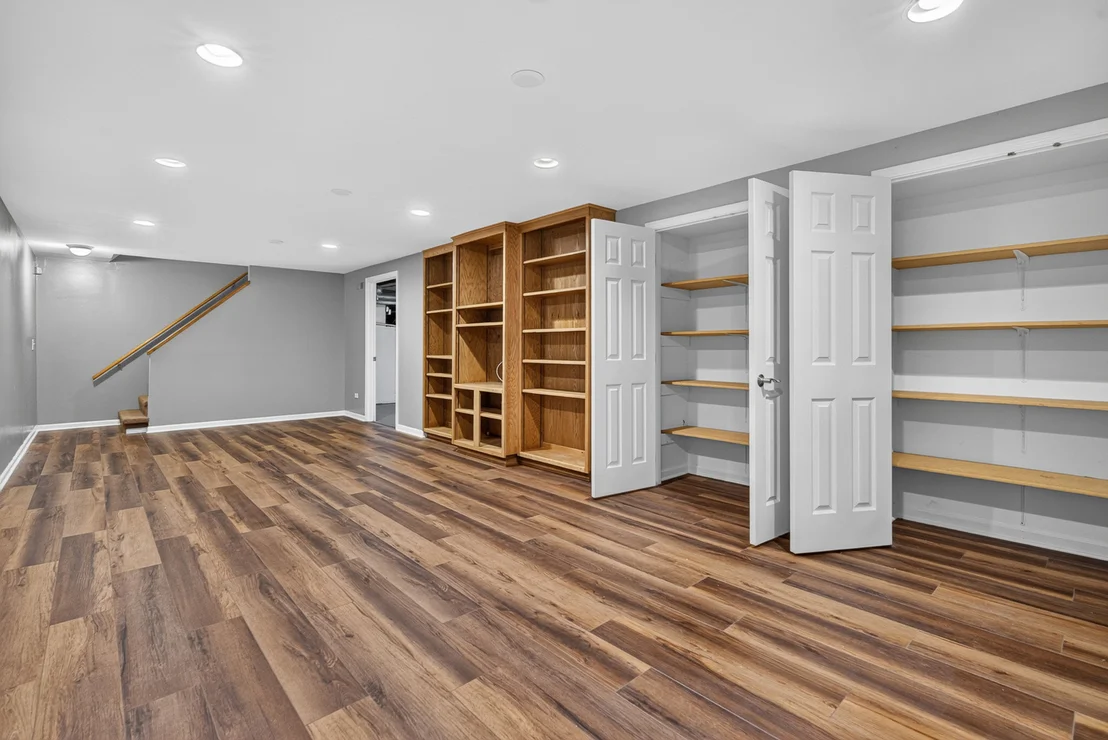 Photo of 2100 Stirling Road