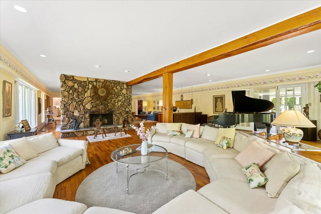 Photo of 27 Hickory Lane