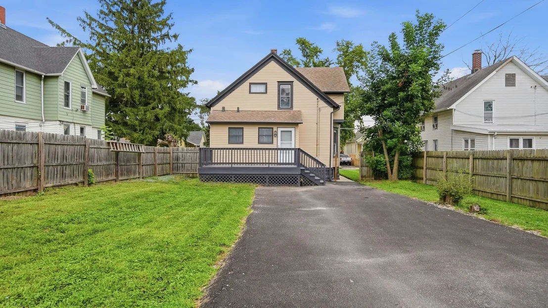 Photo of 319 Willow Avenue