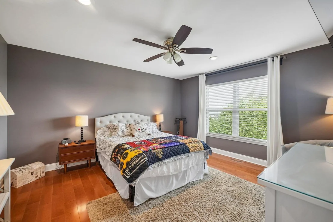 Photo of 772 E Lindsey Lane