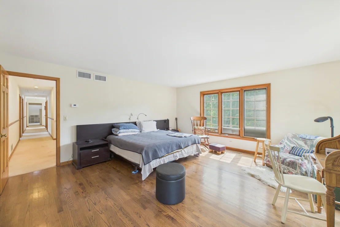 Photo of 122 Deepwood Road