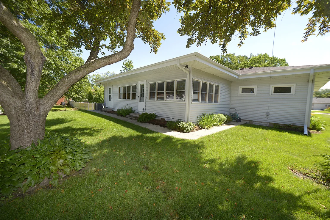 Photo of 915 Adams Street