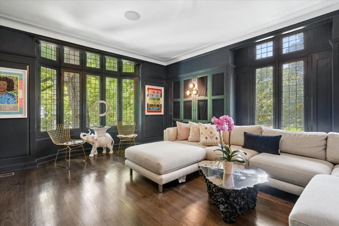 Photo of 395 Greenleaf Avenue