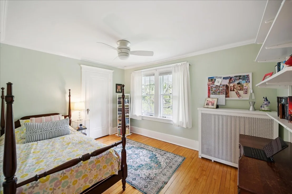 Photo of 972 Elm Street