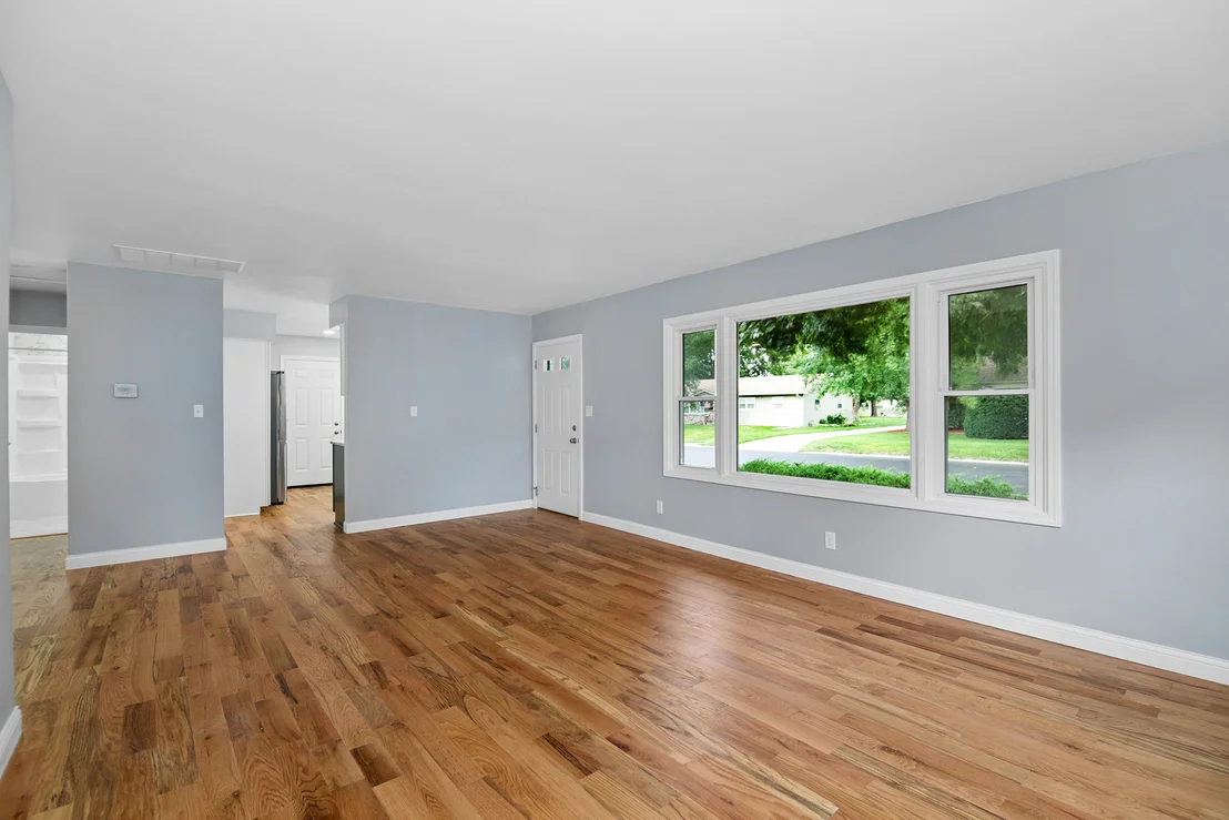 Photo of 654 W River Street