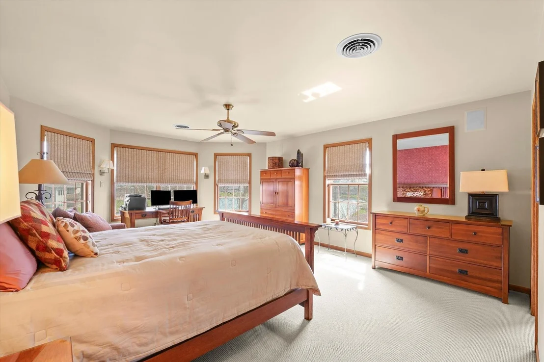 Photo of 2204 Edgewater Place