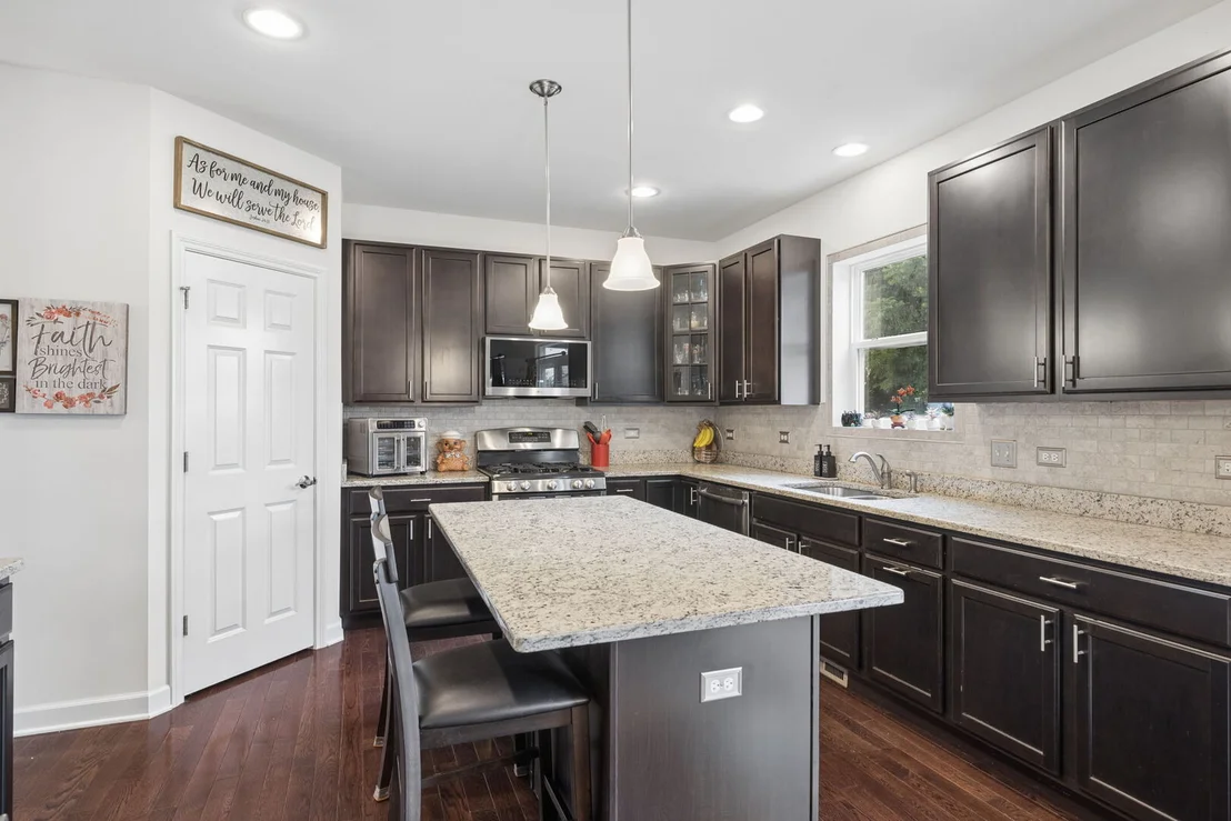 Photo of 903 Foxview Drive